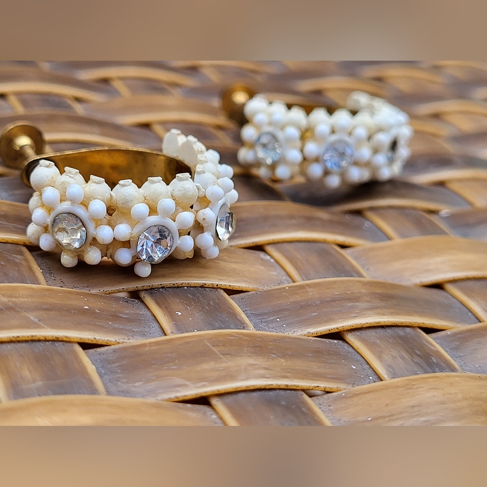 Vintage goldtone beaded hoops, 1" - Picture 11 of 11